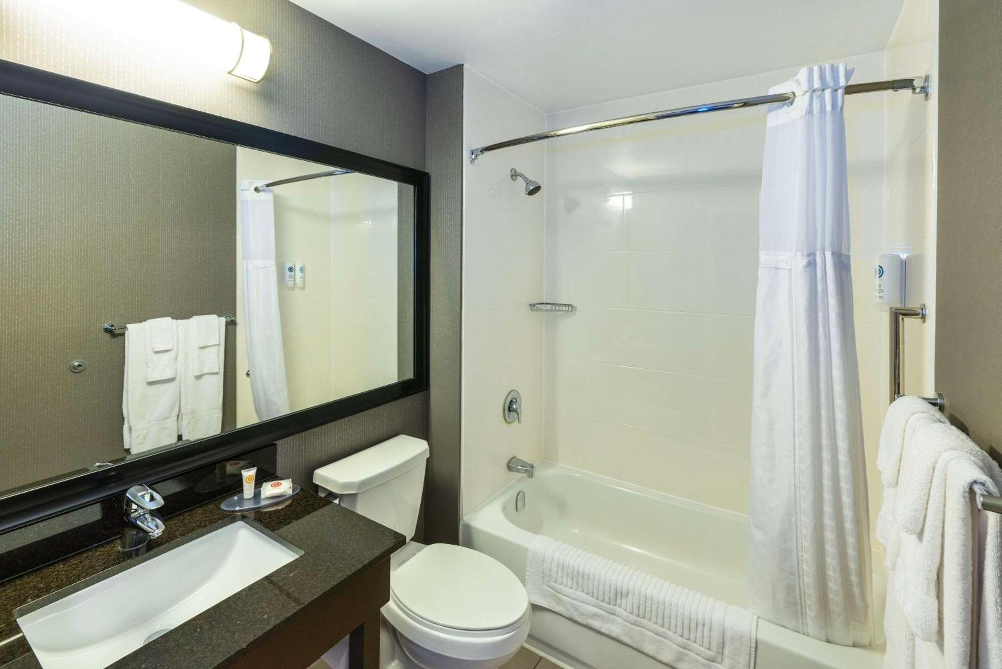 ת'אנדר ביי Comfort Inn מראה חיצוני תמונה
